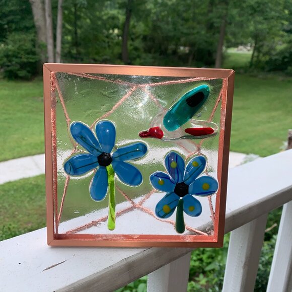 #6341 FUSED GLASS SUN CATCHER  BLUE FLOWERS & HUMMING BIRD GOLD TONE FRAME - Picture 4 of 7